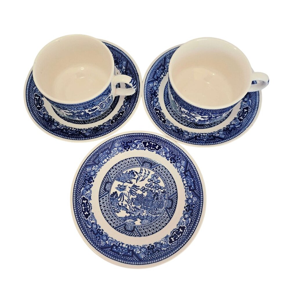 2 Royal USA Blue Willow Mugs Saucers 2.5" Ironstone transferware Chinoiserie - Picture 9 of 9